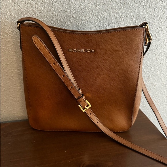 Michael Kors Crossbody Camel Brown - Picture 8 of 9